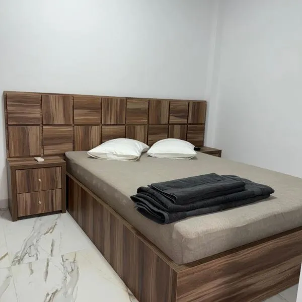 Urban Confort Studio、Popeşti-Leordeniのホテル