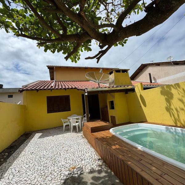 Casa com Piscina em Bombinhas