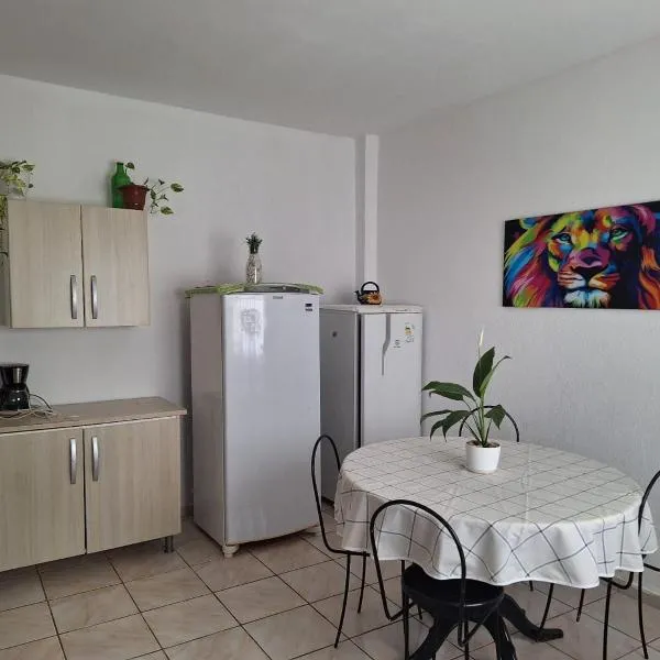 3 Kitnets, hotel in Rio das Ostras