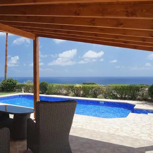 Cliffside Villa with Panoramic Sea Views & Heated Pool Option, hotel in Pissouri