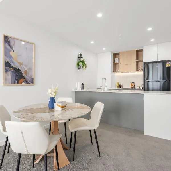 Stylish Woden 2BR, Near Hospital, CIT, Westfield, hotel v mestu Phillip