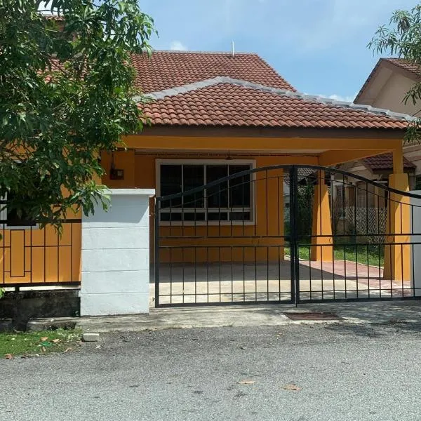 FAs KLIA Guesthouse, 4BR 4 AC , NEAR KLIA, NILAI, hotel u gradu Sepang