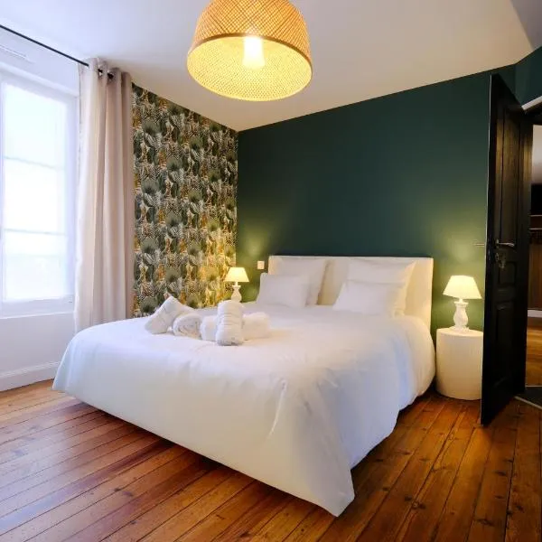 LOGIS des COEVRONS, hotel v destinaci Évron