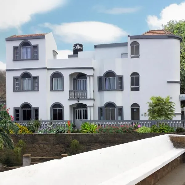 Hotel Cruz Grande-Brava, hotel v destinaci Vila Nova Sintra