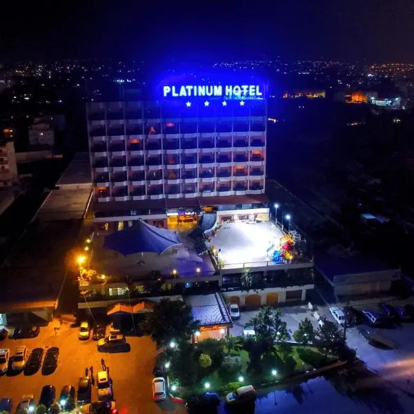 Platinum Hotel, hotel in Soûr