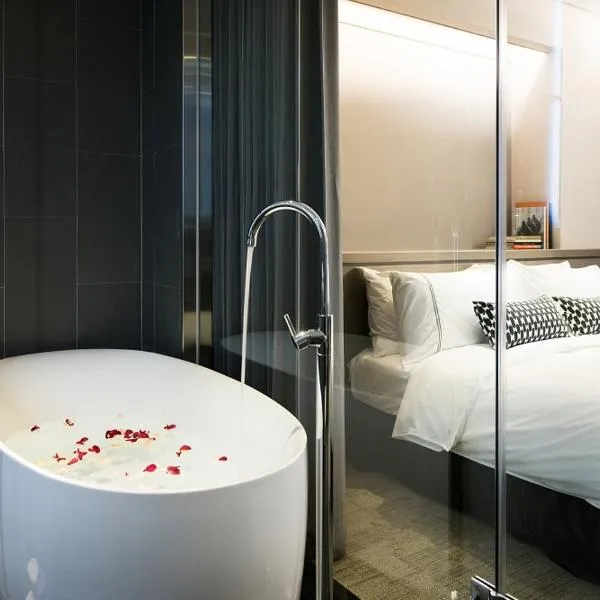 Hotel Reve Taichung, отель в городе Daya