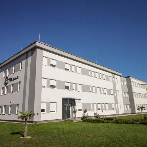 Turbo Szálló Kalocsa, hotell i Foktő