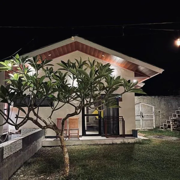 Satera Homestay, Hotel in Seteluk