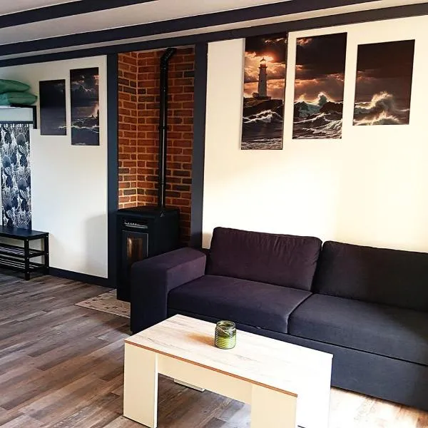 Gite An Ty Sara 2 à 4 personnes baie mont saint Michel, hotel in Saint-Georges-de-Gréhaigne