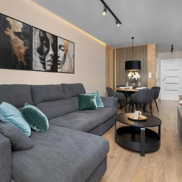 크라쿠프에 위치한 호텔 Air Conditioned Apartment in Cracow with Parking and Desk by Noclegi Renters