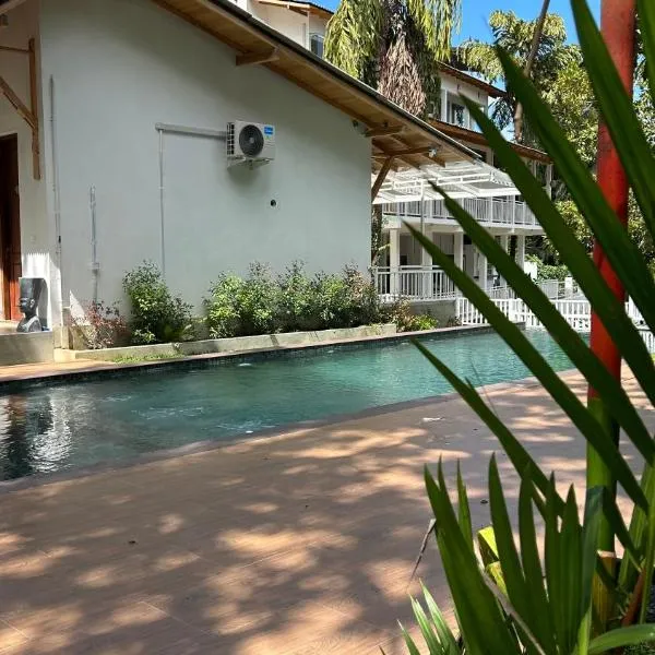 Вилла с бассейном и видом на рисовые поля и джунгли, hotel en Weligama
