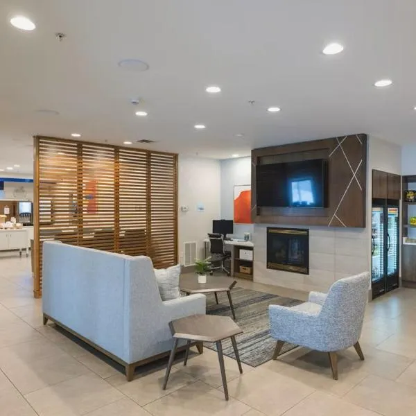 Holiday Inn Express & Suites Marquette by IHG, hotel v destinaci Marquette