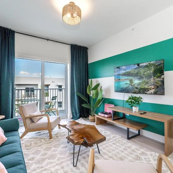 Event-Ready 2BR 2BA Near Stadium & Beach includes Parking and Washer and Dryer, hotel a Hallandale Beach