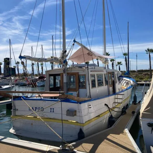 Nuit, séjour insolite à bord du Lapso II, hotel in Le Barcarès