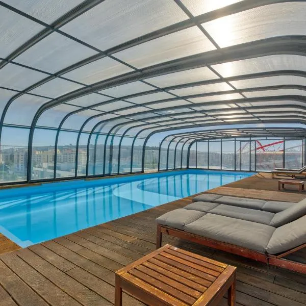 Vita Portucale ! Benfica Lux Garden, hotel in Lissabon