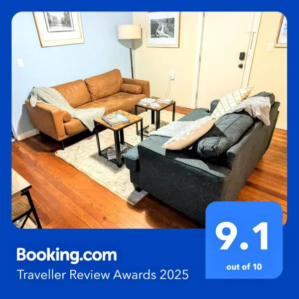 Relaxing Rustic Oasis, Unit A - 6 minute walk to Downtown! Pet-friendly & Cyclists Welcome!, hotel in Cumberland