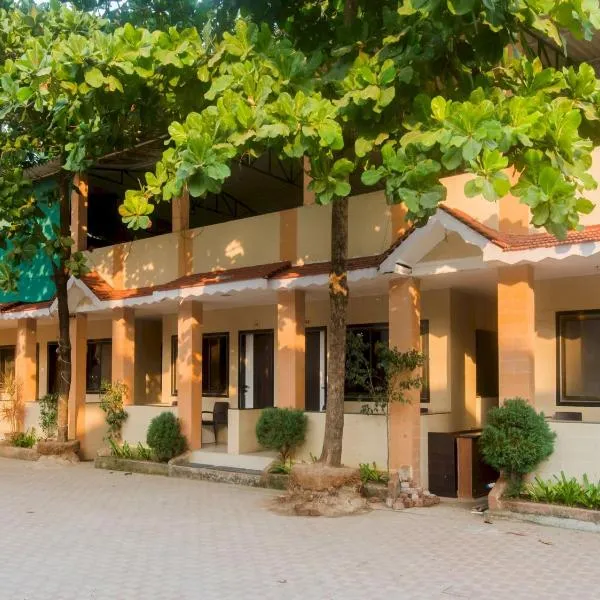 Hotel O Manori Resort, hotel di Manori