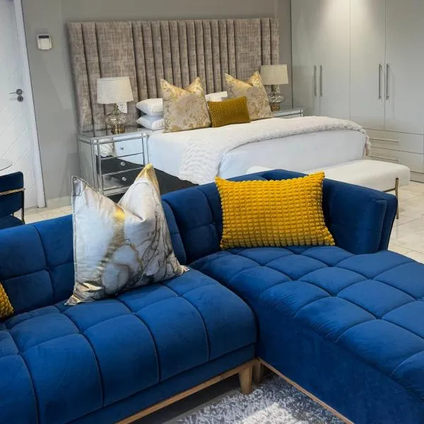 Luu Luxury Suite, hotel in East London