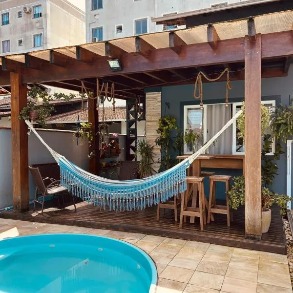 Studio in Joinville, piscina - Pet Friendly, hotel en Joinville