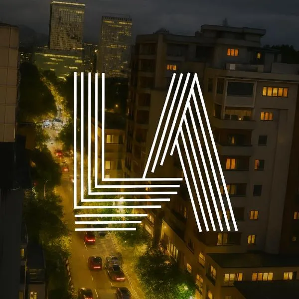 LA Luxury Rooftop, hotel in Tirana