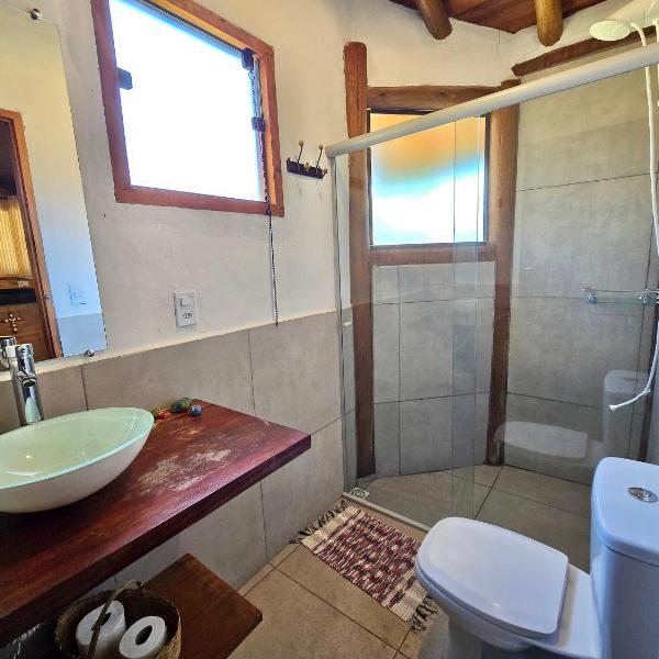 Chalezinho Mata Virgem - perto do centro e cachoeiras, cozinha completa e churrasqueira - Foto 3