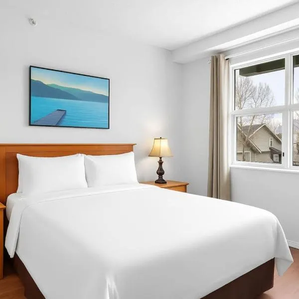 Stylish 1BR Haven in CanmoreDT near Banff Sleeps 4, khách sạn ở Canmore