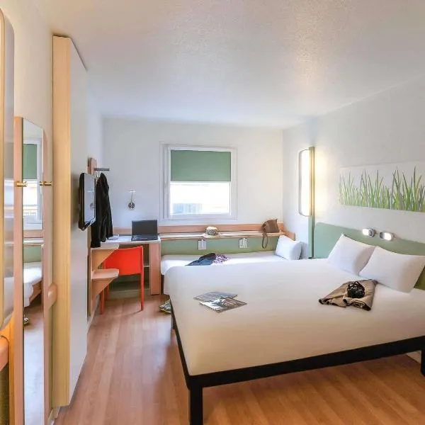 Ibis Budget Valencia Aeropuerto, hotel en Manises
