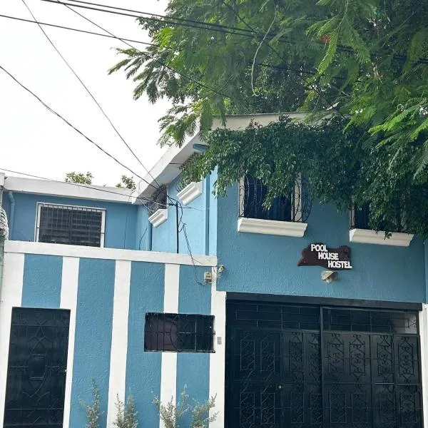 Pool House Hostel, hotel in Santa Ana