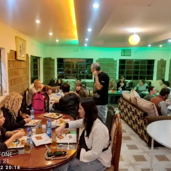 Homebase gardens guesthouse、ナクルのホテル