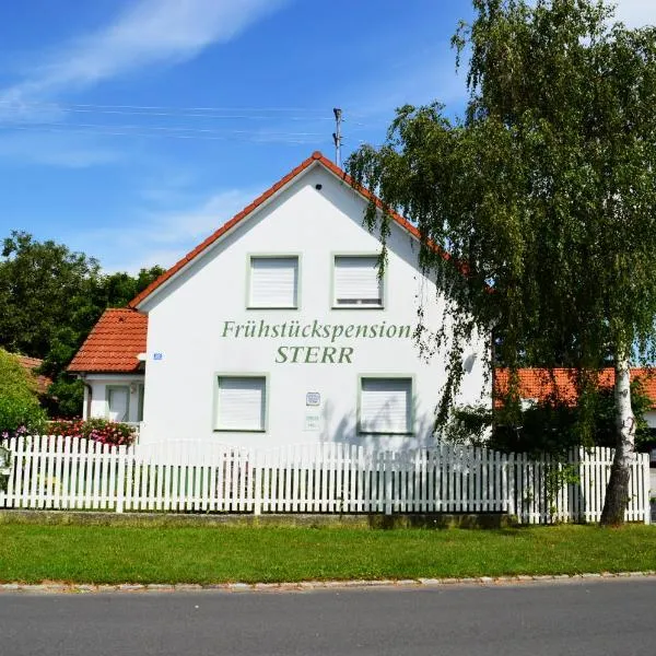 Frühstückspension Sterr, hotel v destinaci Strebersdorf