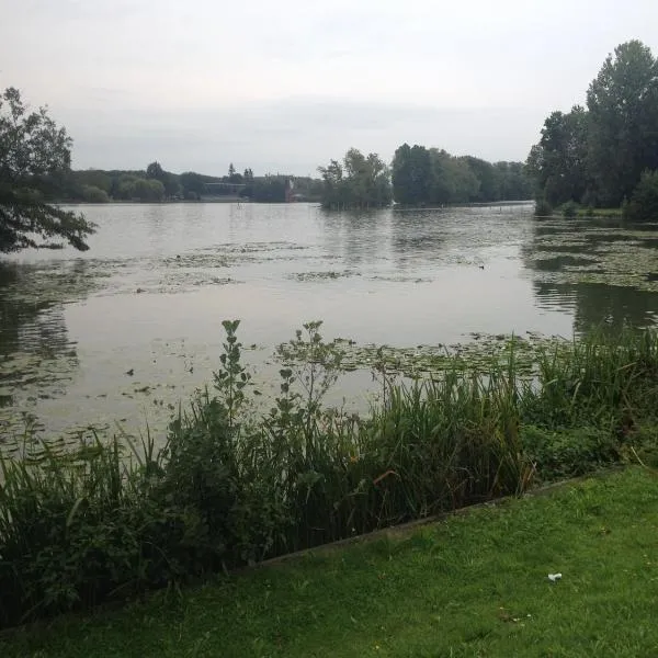 Lake Park, hotell i Berlare