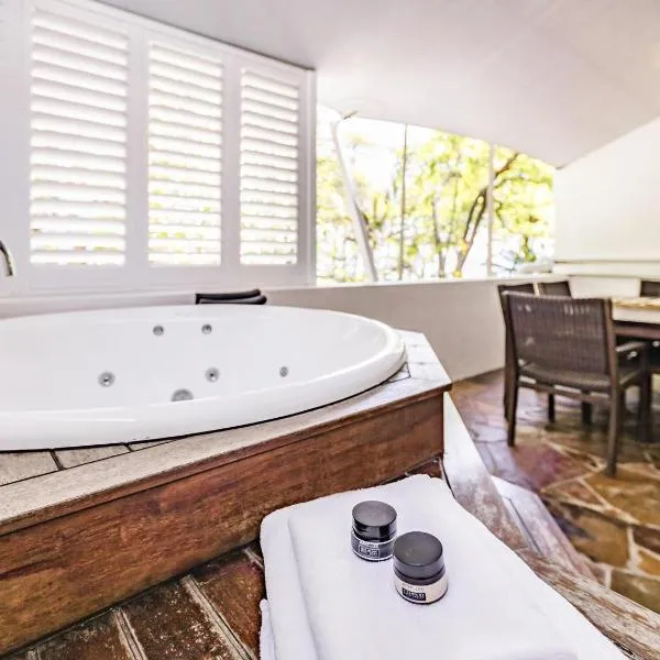 The Reef House Adults Retreat - Enjoy 28 Complimentary Inclusions, hotel en Palm Cove