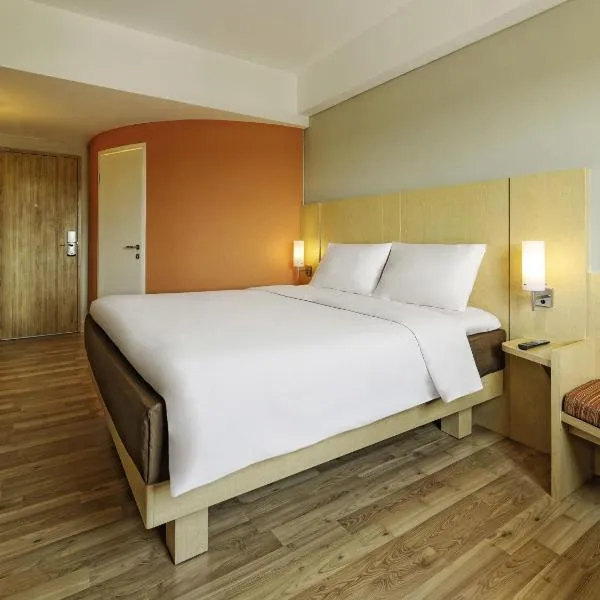 Ibis Padang, ξενοδοχείο στην Παντάνγκ