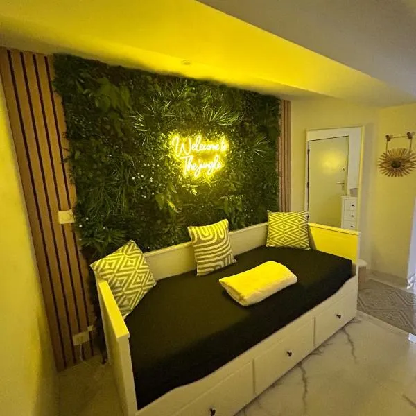 Jungle house,Arr autonome,Proche Aéroport & Gare, hotel a Beauvais