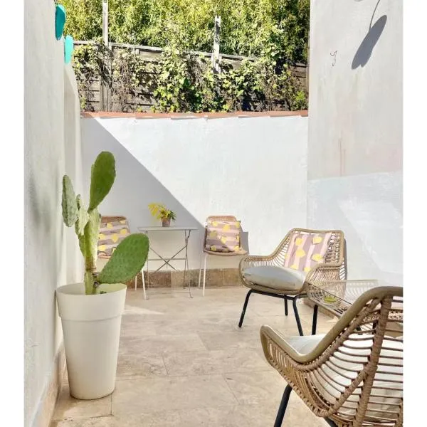 Viesnīca Appart Bianca T2 - Terrasse - Parking - Calme - 1mn de la mer pilsētā Kassisa