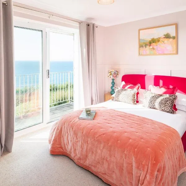 NEW Luxury Beachfront House sleeps 8 Exmouth Devon，位于埃克斯茅斯的酒店