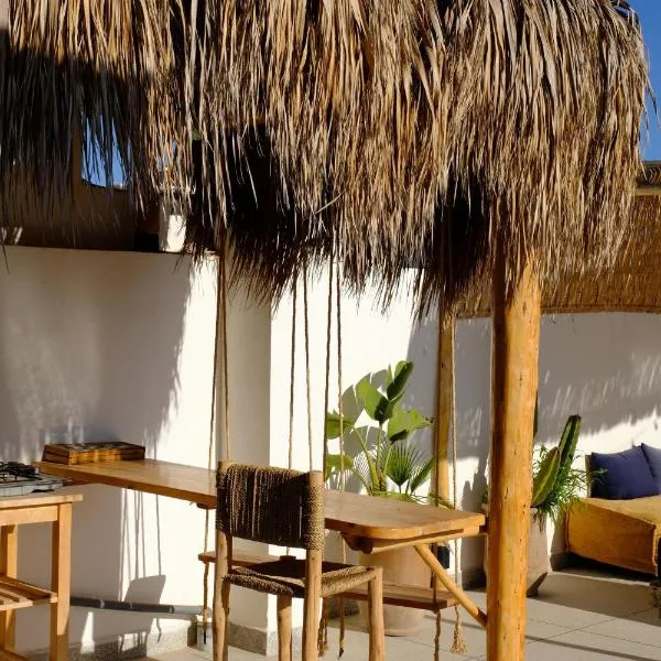 Wavy Days Surf Lodge, hotel u gradu Tamraght Ouzdar