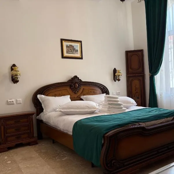 Casa Iulian: Oradea şehrinde bir otel