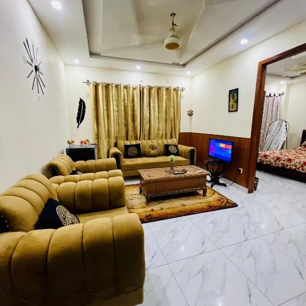 1 bed furnished apartment flat Bahria town Rwp isb, hotel in Rawalpindi