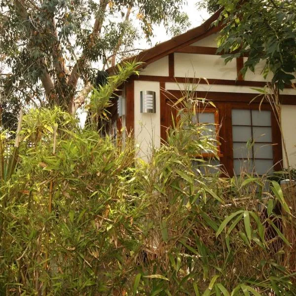 Viesnīca Thai inspired Garden House Short Beach Stroll in the Heart of Whitstable pilsētā Vitstabla