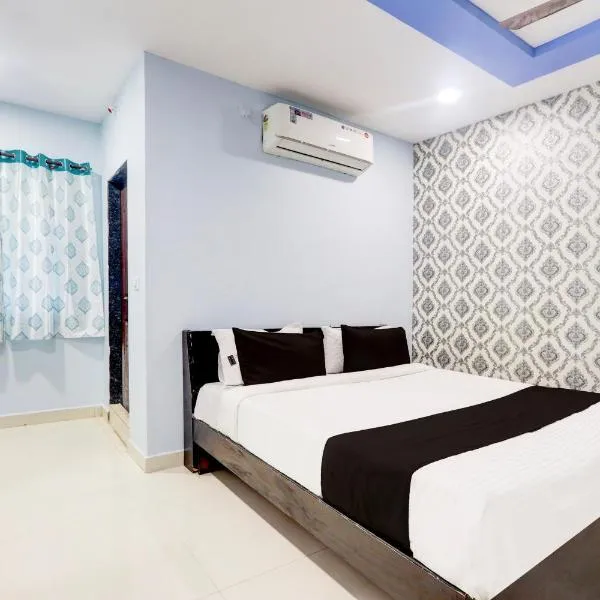 Hotel O Moon light, hotel in Nizāmābād