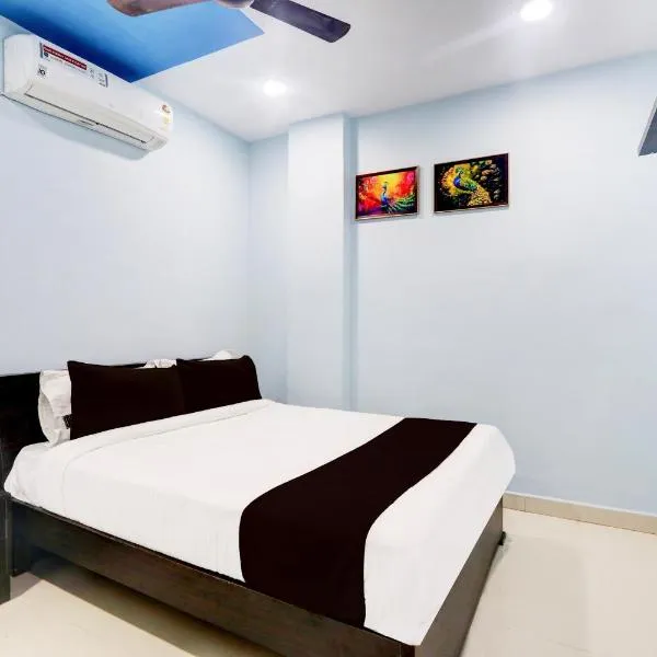 Hotel O Moon light, hotel in Nizāmābād