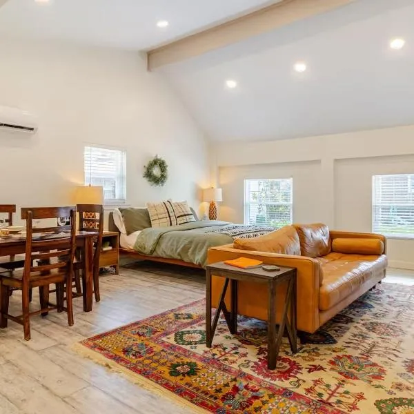 Peaceful Mountain Retreat - 15 Minutes to Downtown Chattanooga, ξενοδοχείο σε Signal Mountain