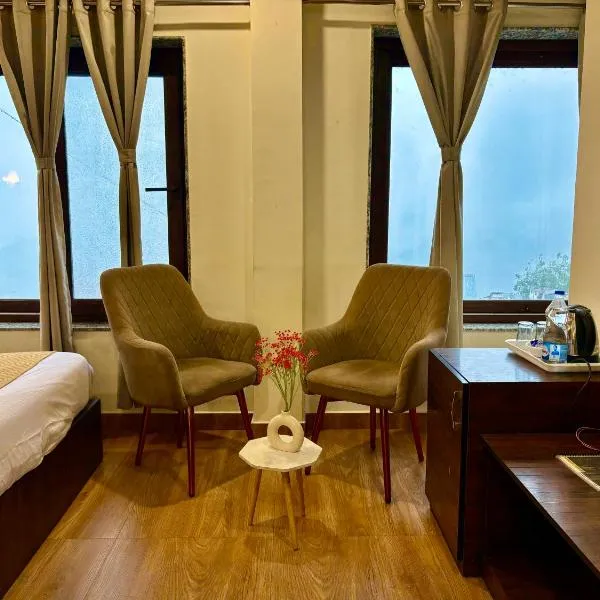 Hotel Honeymoon In Dalhousie #Only Couple and family allowed, ξενοδοχείο σε Dalhousie