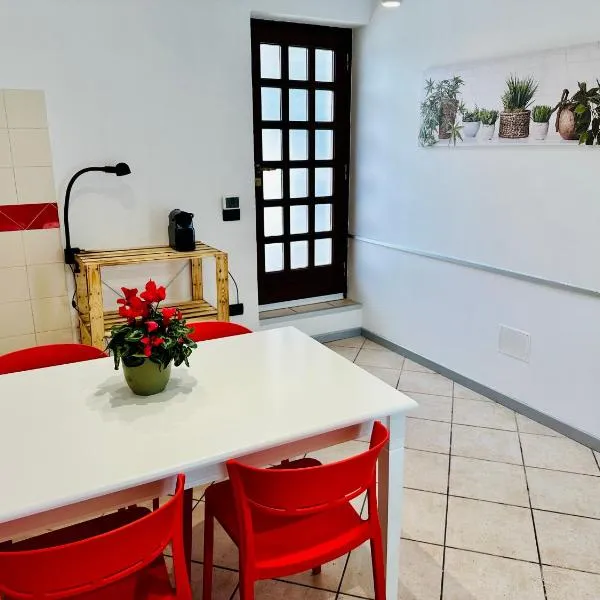 Mamisà 3, appartamento con giardino privato, hotel v destinaci Schio