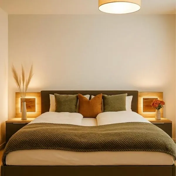 Ferienwohnung NUMI direkt im Stadtzentrum Zittau kostenloser Parkplatz: Zittau şehrinde bir otel