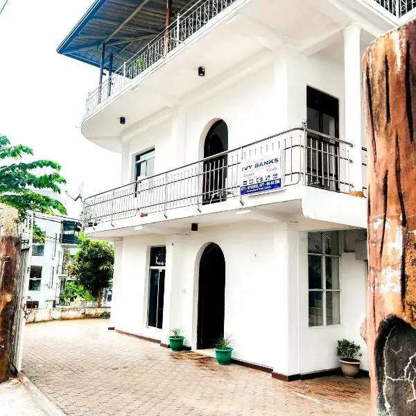 Kandy IVY Banks Lake View Resort, hotel in Kandy