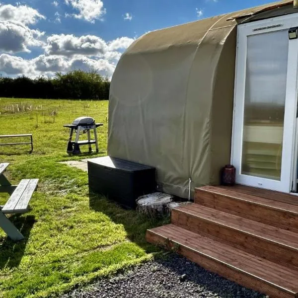 Brambles Glamping, hotel di Bengeworth