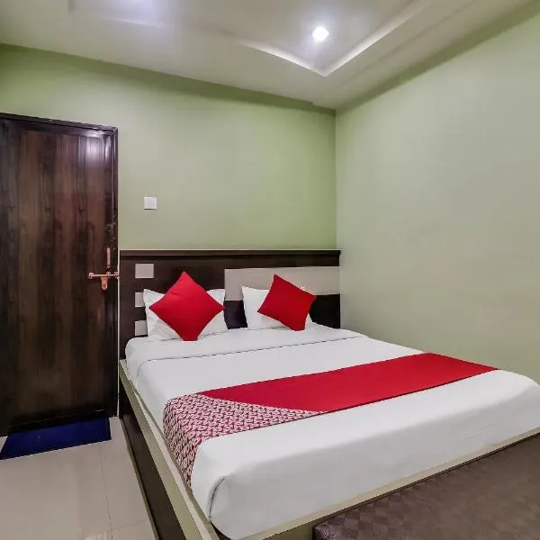 Hotel O Royal, hotel en Rāj Nāndgaon