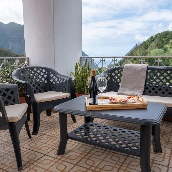 Til s Place, hotel in São Vicente